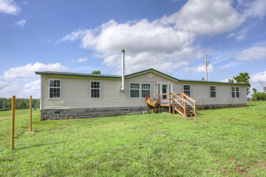 Country home on acreage at 9072 State Highway 76, Anderson